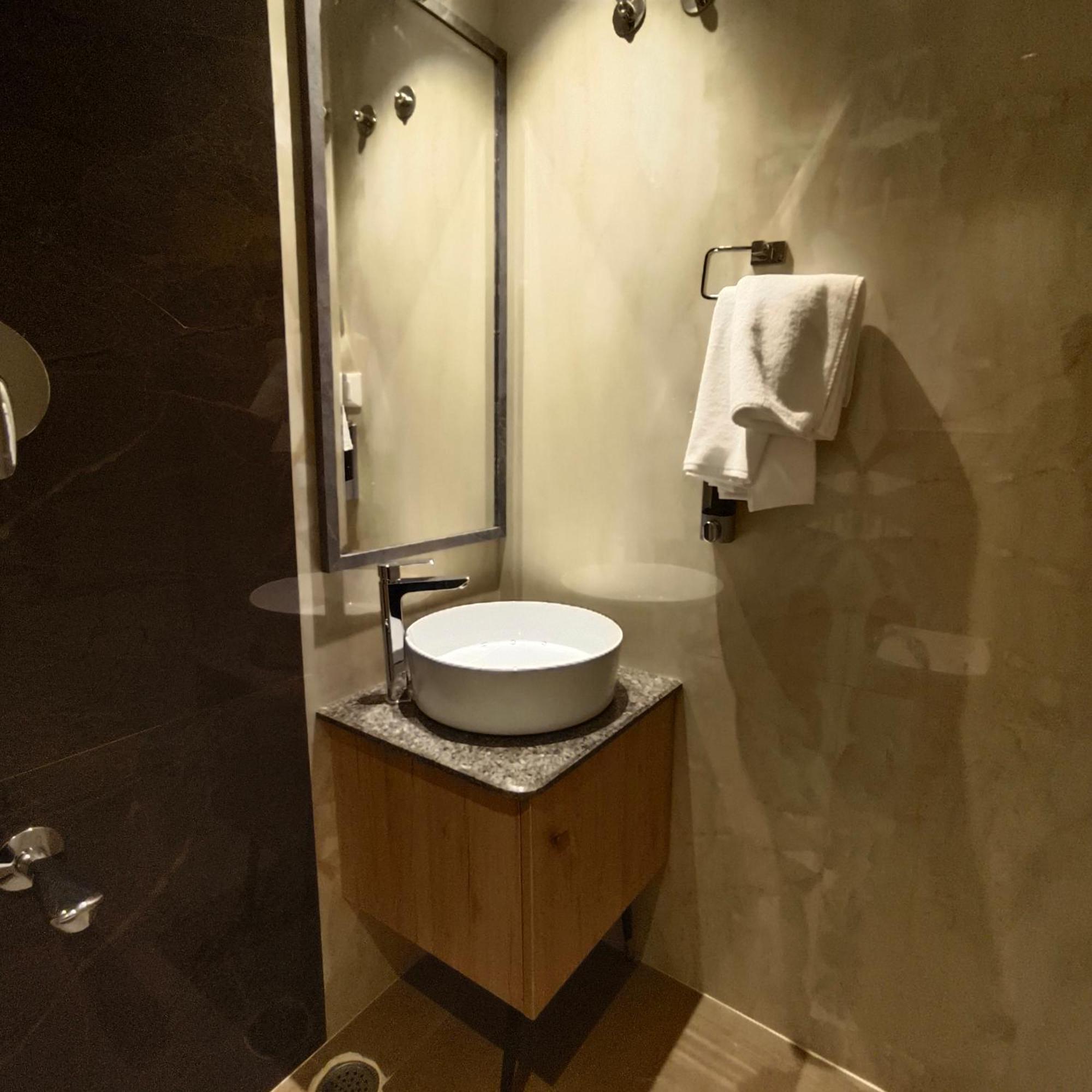 Olive Hotel Le Opera By Embassy Group Bengaluru Kültér fotó
