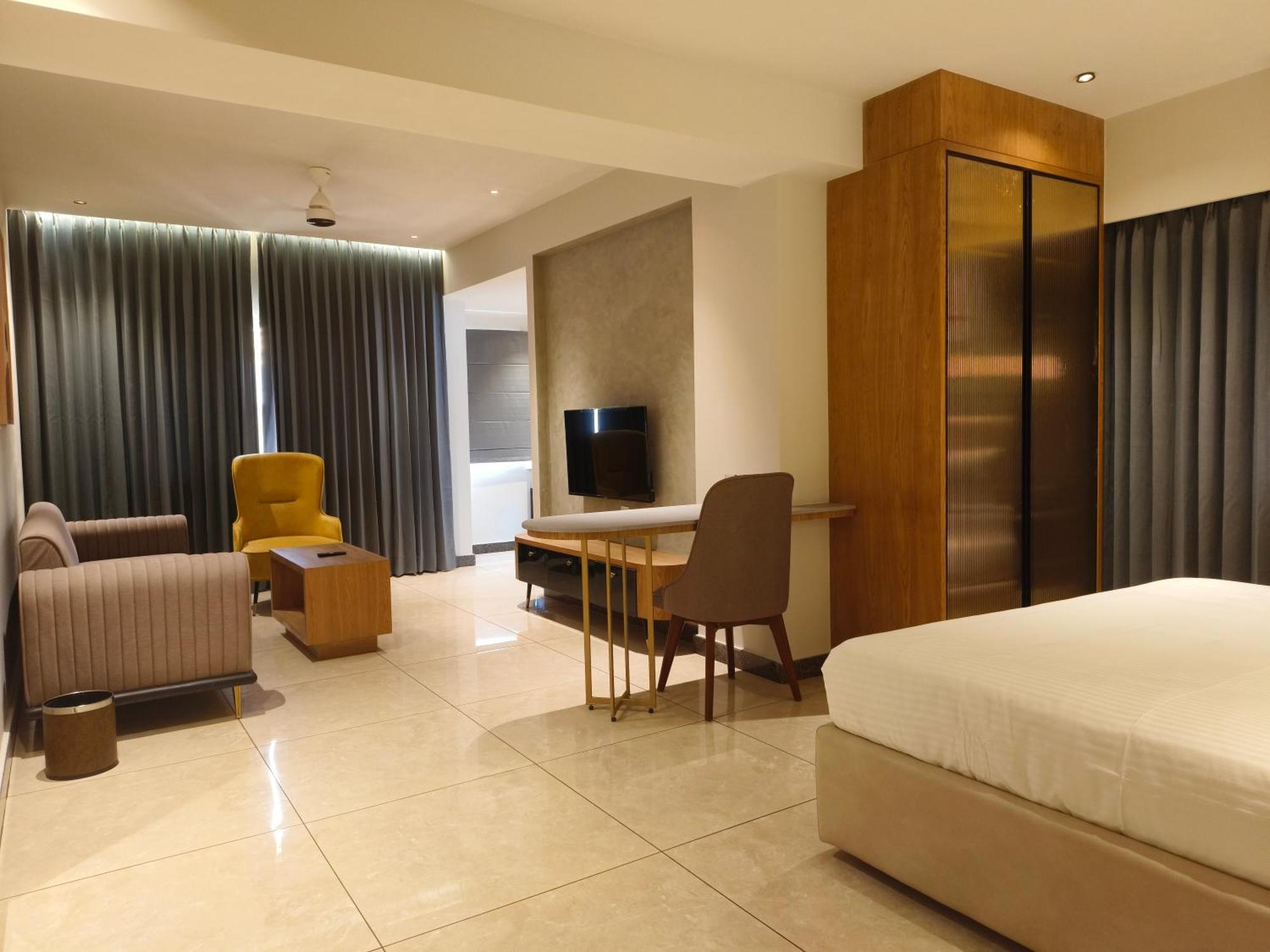 Olive Hotel Le Opera By Embassy Group Bengaluru Kültér fotó