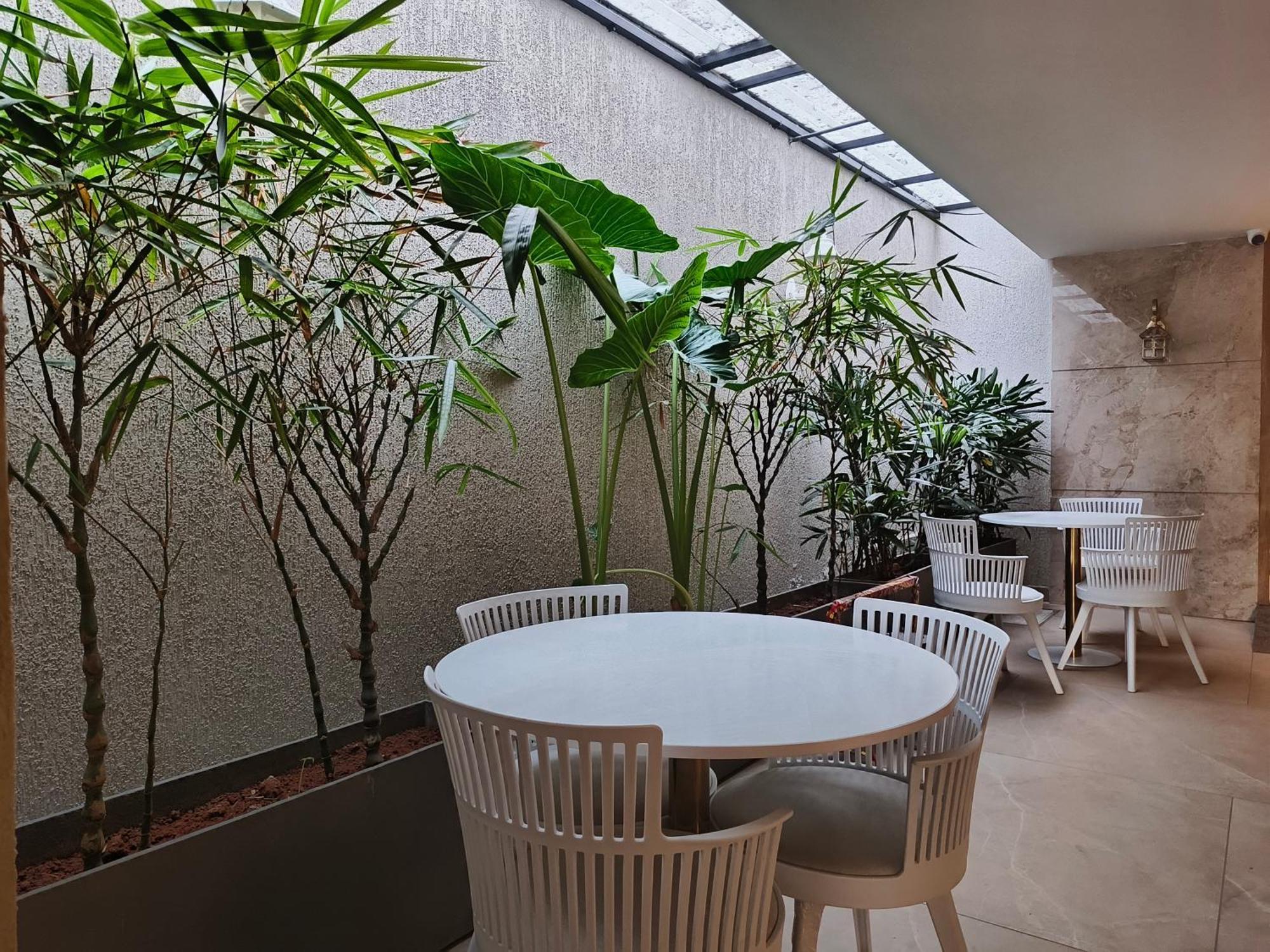 Olive Hotel Le Opera By Embassy Group Bengaluru Kültér fotó